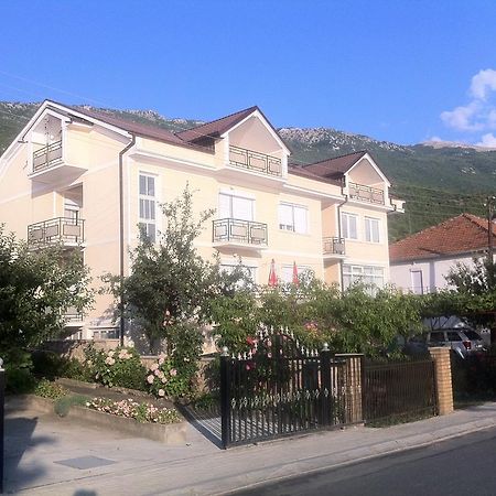Guest House Lokoski Peštani Buitenkant foto