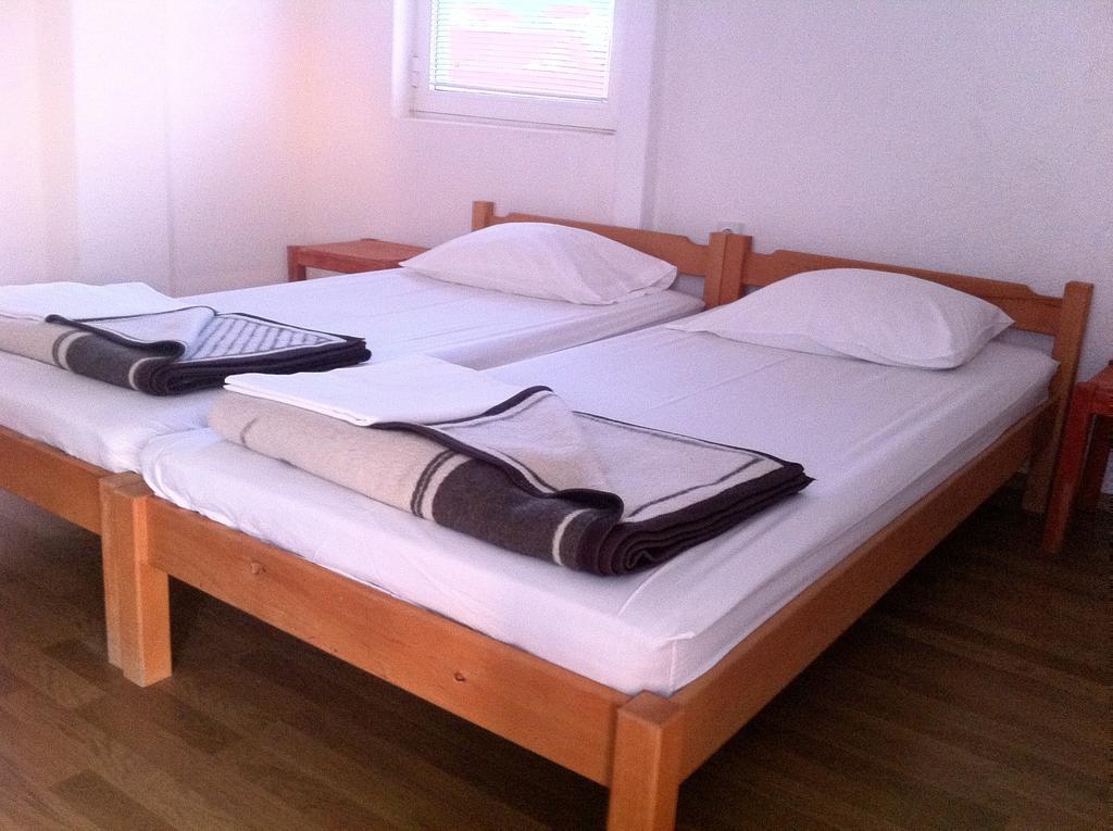 Guest House Lokoski Peštani Kamer foto