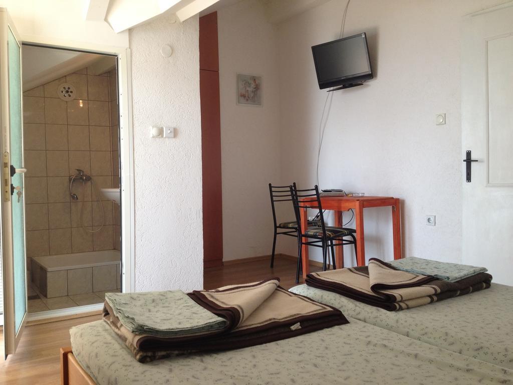 Guest House Lokoski Peštani Kamer foto