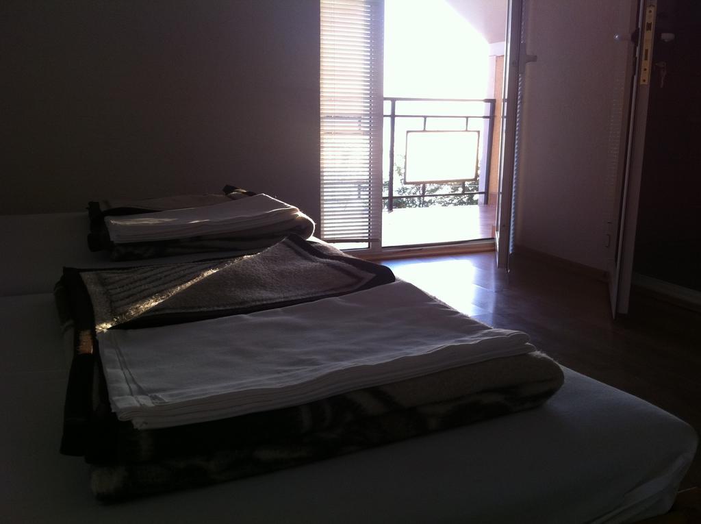 Guest House Lokoski Peštani Kamer foto