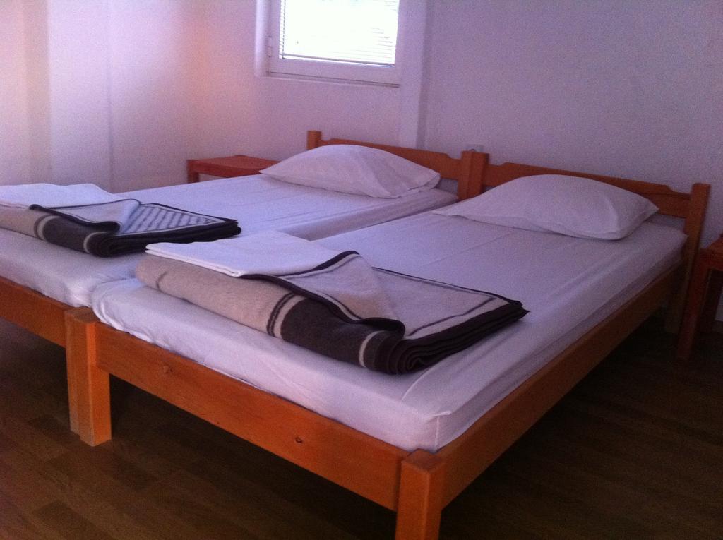 Guest House Lokoski Peštani Kamer foto